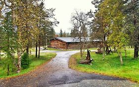 Kuukkeli Log Houses Aurora Resort